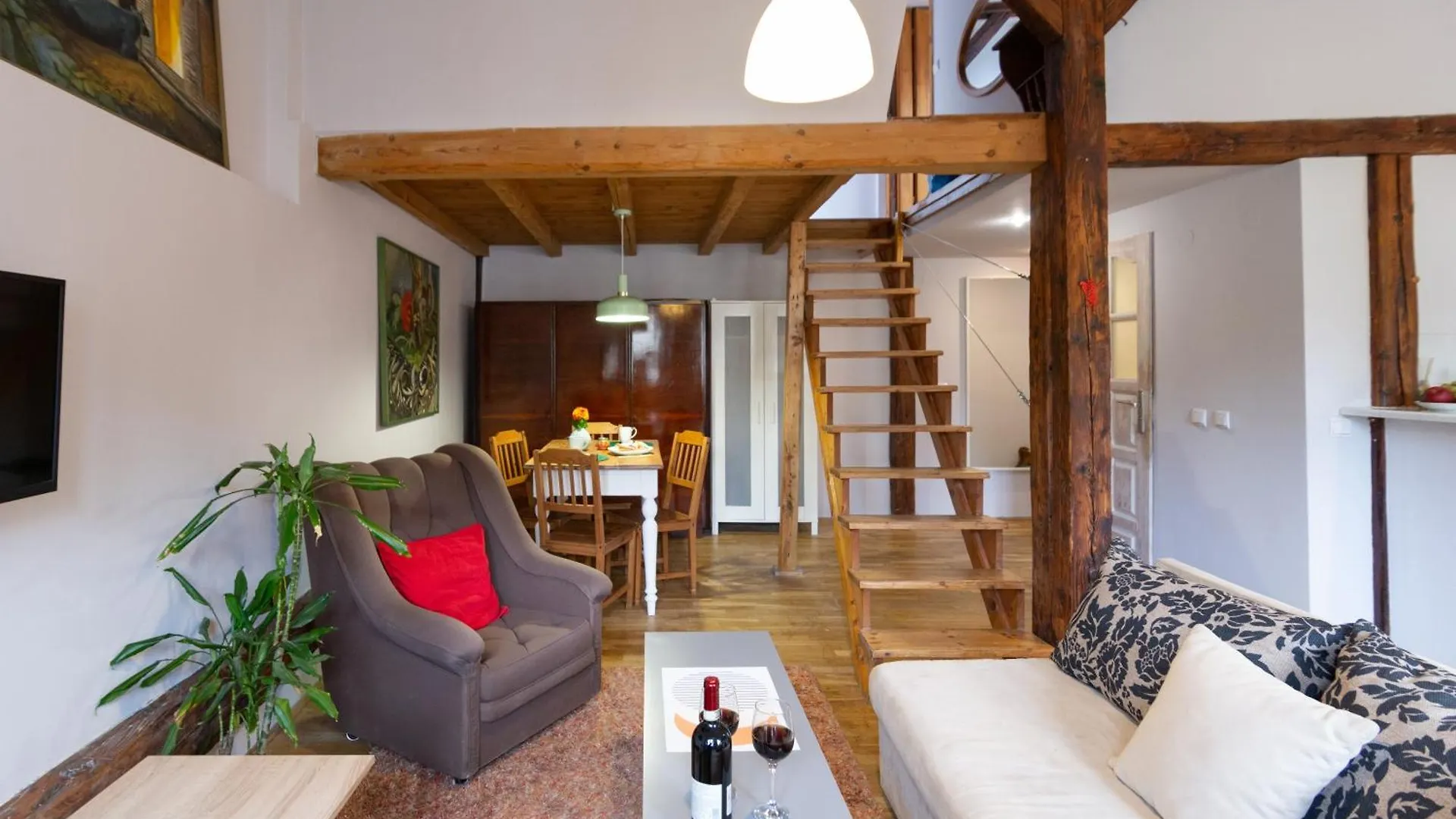 Sky'S The Limit! Spacey Loft Krakow Apartment